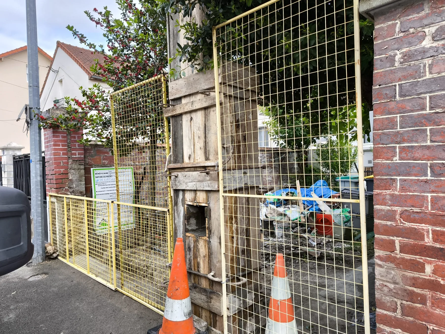 Portail extérieur avant travaux